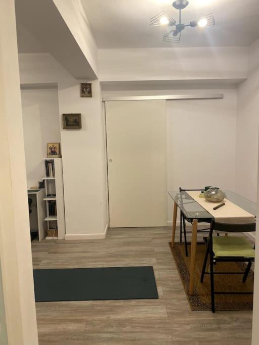 Apartament Modern & Cozy Bucureşti